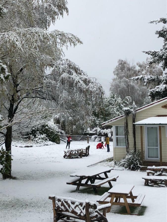 Tailor Made Tekapo Accommodation - Guesthouse & Hostel レイク・テカポ エクステリア 写真